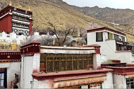古刹帕邦喀 山寺桃花艳图片