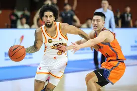 #（体育）篮球——CBA俱乐部杯赛：上海久事胜深圳马可波罗图片