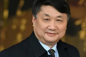 “网红校长”唐江澎退休，17年时间，一所普通县中是如何蜕变成响亮的名校的图片