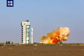 我国成功发射试验二十三号卫星图片