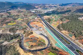 弥玉高速通车，1小时10分钟玉溪凉米线↔弥勒卤鸡图片