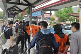 团伙精心包装茶厂老板人设 以招商引资为幌子诈骗百余万元 31名嫌疑人落网图片