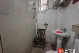 安装小扶手，解决老年人“起身难”图片