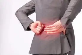 多人模仿！医生紧急提醒：最好不要学！当心腰髋部受伤！图片