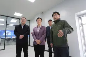 毕志伟到市新闻传媒中心（集团）调研媒体融合工作图片