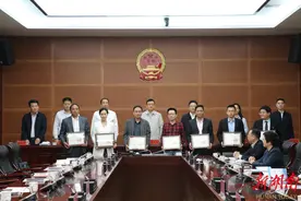 湘乡：首批人才获“绿卡” 衣食住行亮“绿灯”图片