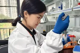 28岁的她，成为郑州大学最年轻正高职称获得者之一视频封面