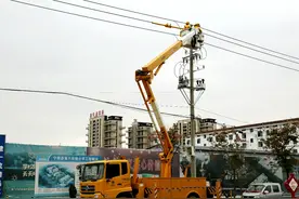 送去“及时电” 国网宁陵县供电公司助力校园建设“加速度”图片