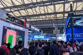 国产芯片突然出圈！新凯来发布31款新设备，多只产业链个股涨超10%｜硅基世界图片