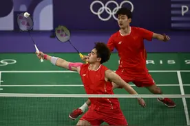 🥈羽毛球男子双打决赛 中国组合梁伟铿/王昶获得银牌！图片