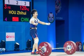 女举49公斤级卫冕冠军侯志慧明晨再冲金，启蒙教练：她是比赛型运动员，希望能超越自我图片