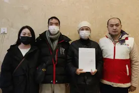 长沙七旬老人病逝捐献遗体眼角膜，生前和妻子救助流浪小动物多年图片