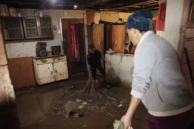 （外代一线）南非东开普省：洪灾过后图片