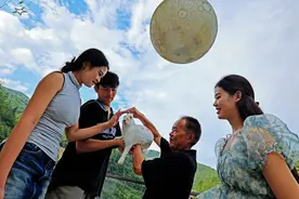 中秋节：人约恩施地心谷，千里共婵娟图片