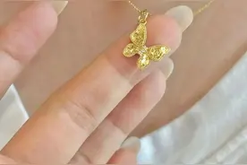 最近，北上广中产流行戴“蹦迪珠手链”图片
