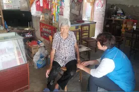 情暖孤寡老人 “六助”服务送上门图片