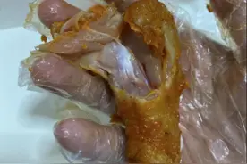 “忍你很久了”！知名品牌被爆吃出生肉，网友：不是第一次了！很多宁波人吃过图片
