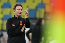 友谊赛中国男足战平马来西亚队图片