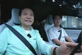 雷军回应“睡在车间”：是摆拍，大家别当真图片