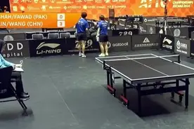 林高远/王艺迪3-0晋级亚锦赛混双16强，赛后去握手对方教练睡着了图片
