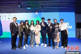 （澳门回归25周年）澳门青年周子沛的三座“桥”图片