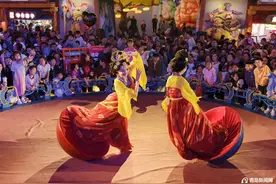 登上央视！青岛这对19岁“不倒翁”双胞胎姐妹花火了……图片
