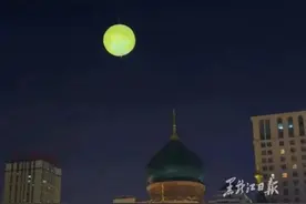 3天收入近60亿！因“宠粉”火出圈的哈尔滨，不应是全网爆吹的特例图片
