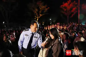 奏响秋季交通安全“宣传曲”， “美丽乡村行”交通安全巡回宣讲走进新沂窑湾图片