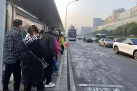 老年乘客占比近32%！北京公交这样“敬老爱老”图片