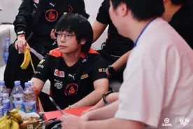 从一年一哭到FMVP打野，这是腼腆少年钟意的成长故事图片