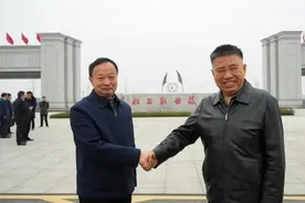 江阳城建职业学院理事长、校长吴振华带队前往四川化工职业技术学院交流学习图片