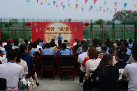 做月饼、制香囊、话亲情 未成年犯家属进高墙开展亲情帮教图片