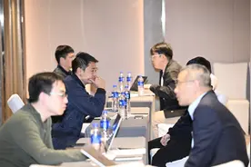 大模型·大未来丨人工智能大模型创新项目路演举行，为成都企业搭建资本桥梁图片