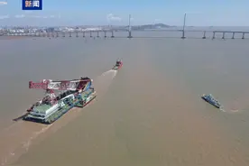 受台风“贝碧嘉”影响，浙江2800余名海上旅客撤离图片