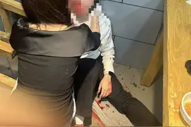 3男子索要联系方式未果殴打多名女生，保定警方：嫌疑人均已抓获图片