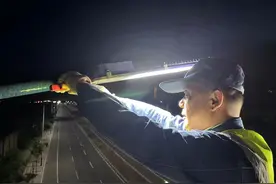 半月谈丨掌灯夜路，守望归途图片