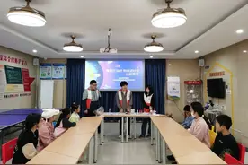 无人机表演、动手小实验……社区里的科普课堂真有趣图片