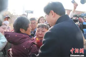 64载跨越山海 “国家的孩子”赵丽俊回家了图片