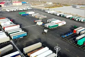 “公路口岸+属地直通模式” 助力阿拉山口通关再次提速增效图片