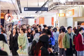 假日经济｜“御寒神器”雪地靴销售额同比增643%，零售商争夺会员店市场图片