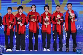 全国乒乓球锦标赛：江苏队获得女子团体冠军图片