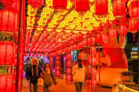 河南最年味 | 夜景迷人，市民直赞“心里暖洋洋的”图片