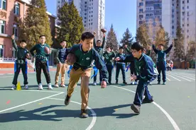 中小学创新体育课教学方式，让学生“能出汗”“爱出汗”图片