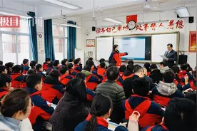 书记校长讲课“实力圈粉”！名师种子工程点燃学生“追课热”图片