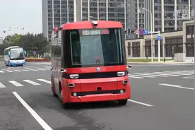 武汉首条无人驾驶旅游专线开通运营图片
