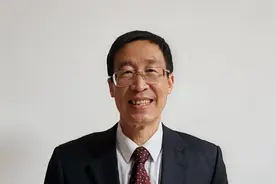 品牌大咖说｜洪涛：从“吃谷”到共创，二次元IP撬动千亿市场图片