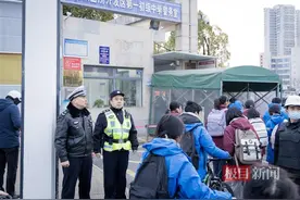 “神兽”归笼，武汉经开区公安全力护航开学季图片