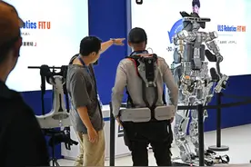 2024：AI 加速“出圈”“扩圈”图片