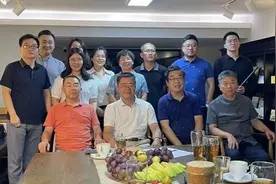 我和壹点号的红娘叫周静图片