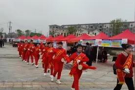 衡南县“泉湖二月八”：庙会市场人气旺 禁毒与法制宣传忙图片